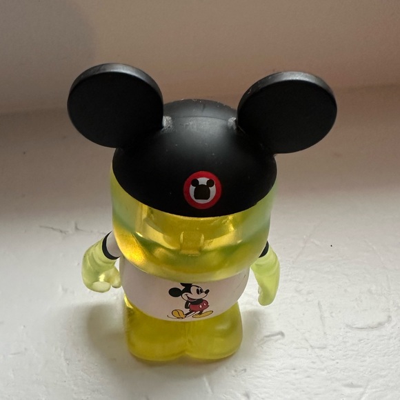 Funko Disney Vinylmation Theme Park Favourites, 3” figure with white Mickey tee - Picture 2 of 7